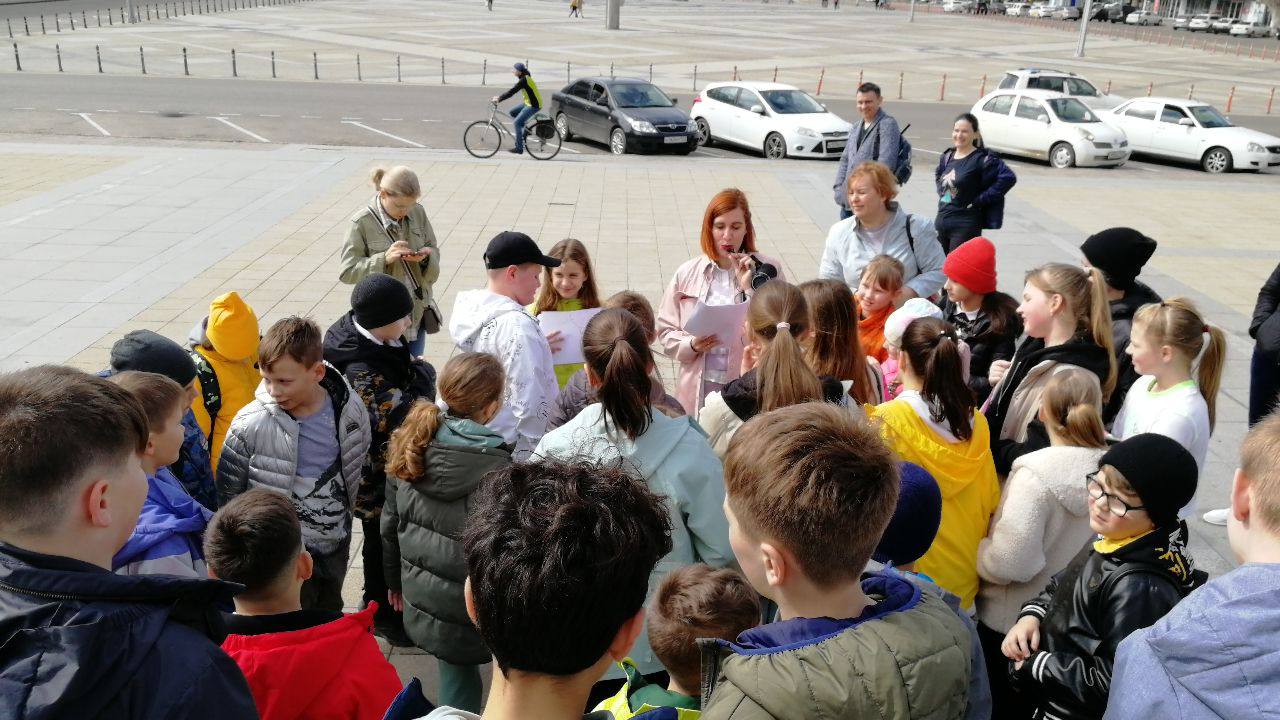 день театра